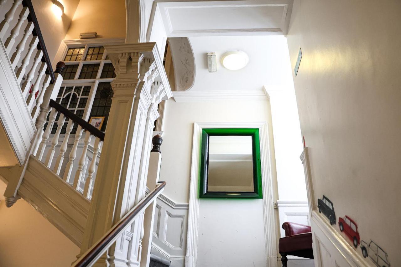 Astor Hyde Park Hostel (Adults Only) ลอนดอน ภายนอก รูปภาพ
